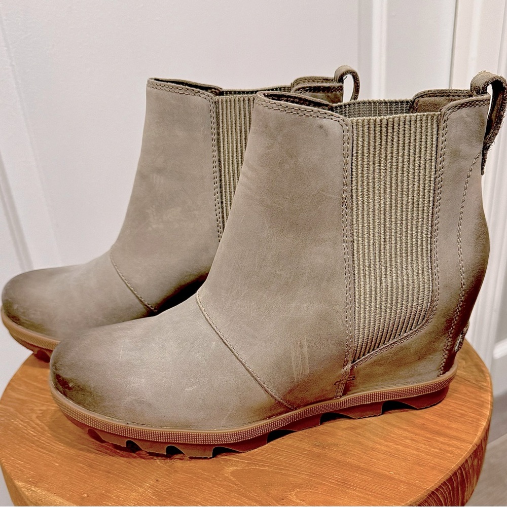 Women’s Sorel Wedge Booties 9.5